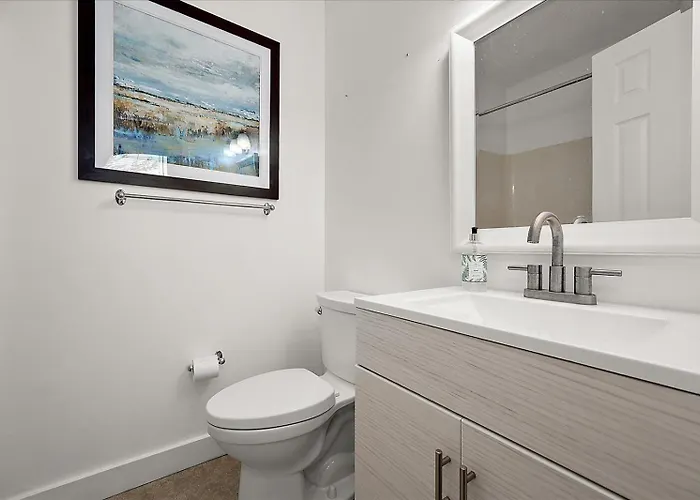 Spacious Recently Updated Bayside 4 Bedroom Holiday home
