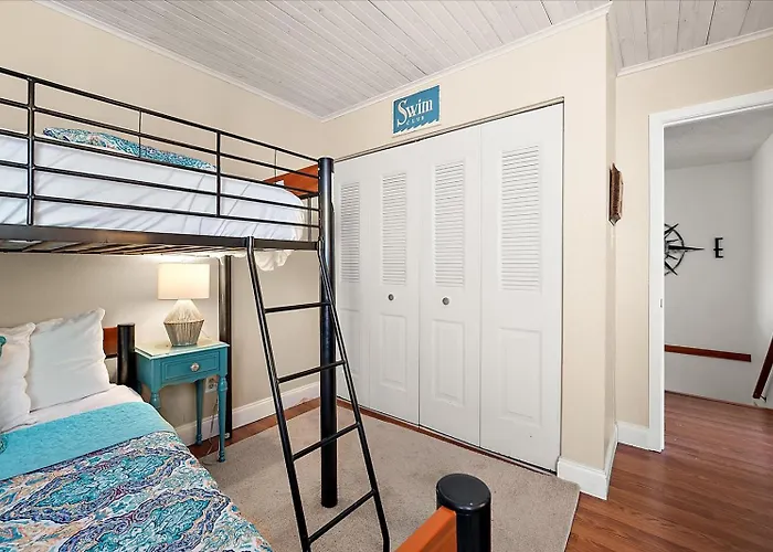 Spacious Recently Updated Bayside 4 Bedroom