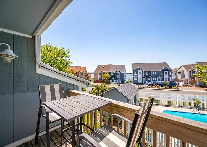 Spacious Recently Updated Bayside 4 Bedroom Holiday home *