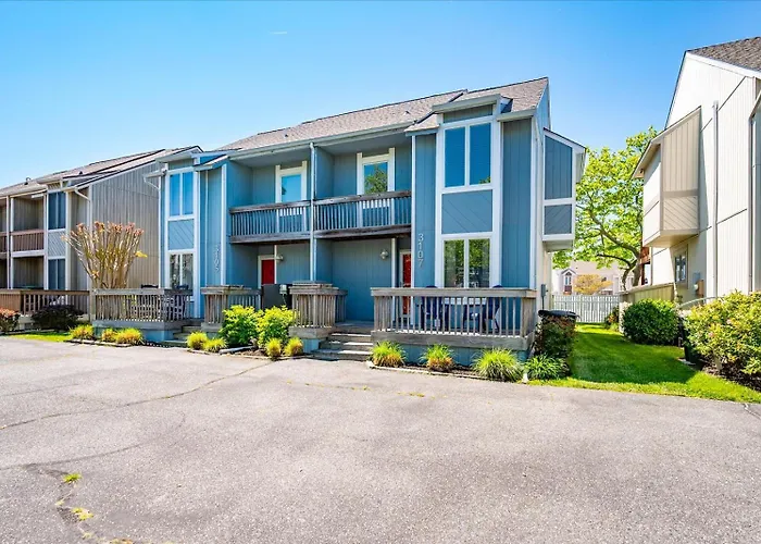 Spacious Recently Updated Bayside 4 Bedroom Holiday home *
