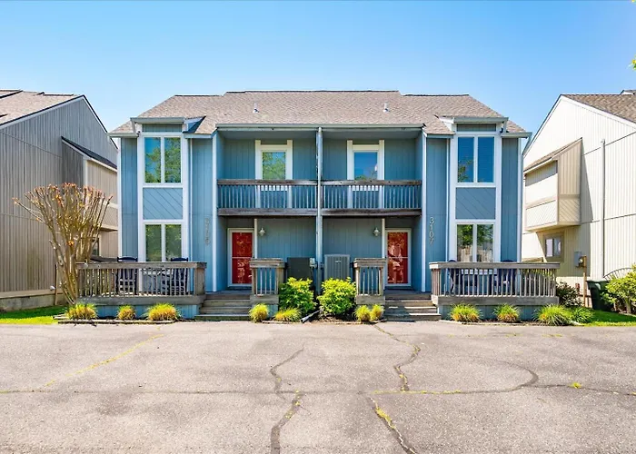 Spacious Recently Updated Bayside 4 Bedroom